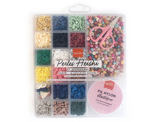 Maxi boite - 16 couleurs de perles heishi nature et accessoires + perles lettres couleurs